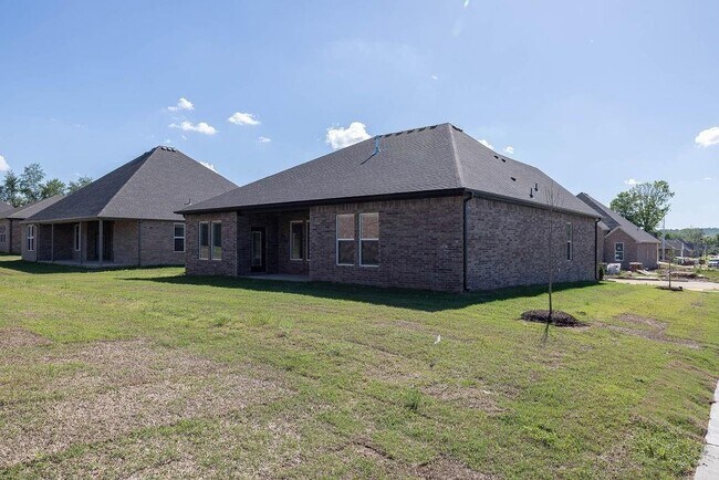 Building Photo - 2832 S Zinc Ave