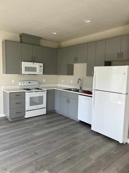 Kitchen with all new appliances - 4840 48th Loop