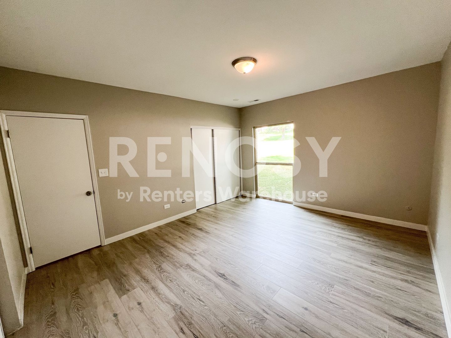 Building Photo - 4192 W Pondview Dr