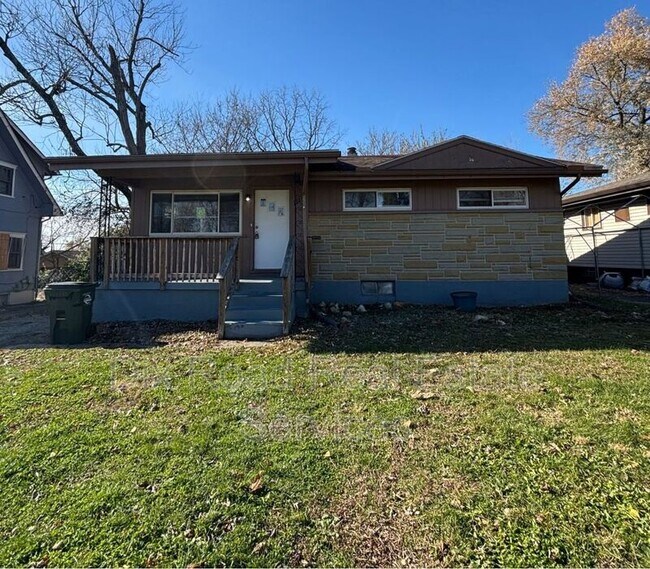 Primary Photo - 2225 Deering Ave