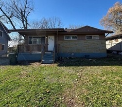 Building Photo - 2225 Deering Ave