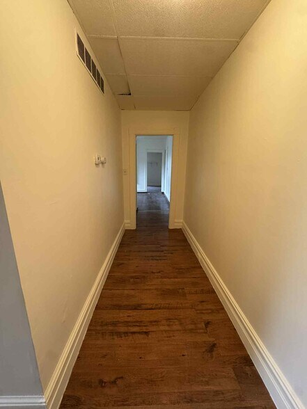 Building Photo - 635 Chestnut St