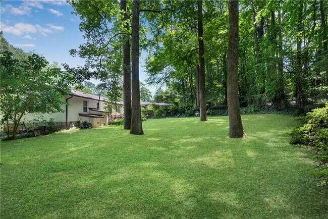 Building Photo - 2481 McCurdy Way