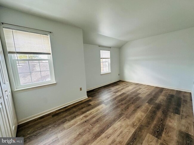 Building Photo - 406 Barrington Ct