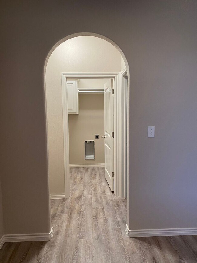 Building Photo - Beautiful Brand New Tim Roten Custom Brick...