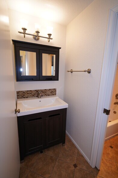 Building Photo - 11104 NE 68th St