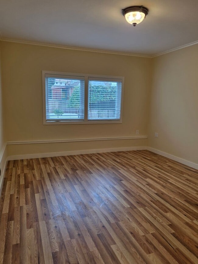 Building Photo - Remodeled Home 2 Blocks from Ocean Beach