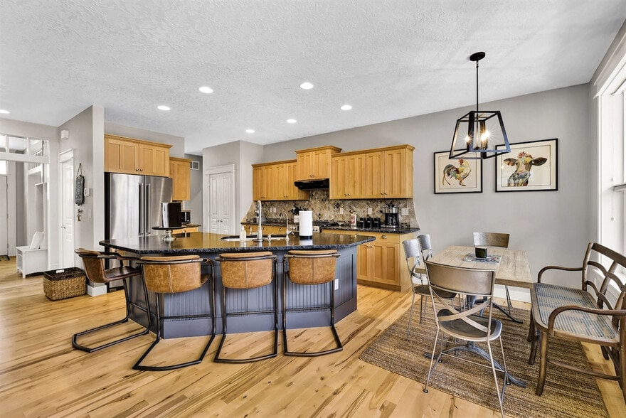 Building Photo - 5722 W Hidden Springs Dr