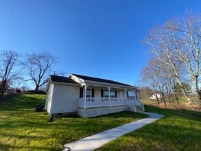 Building Photo - SUBLEASE through May 2026 3 Bedroom 2 Bath-Beautiful Views