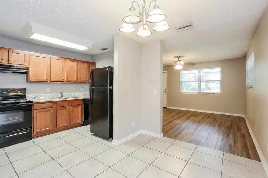 Building Photo - 4733 Samba Dr
