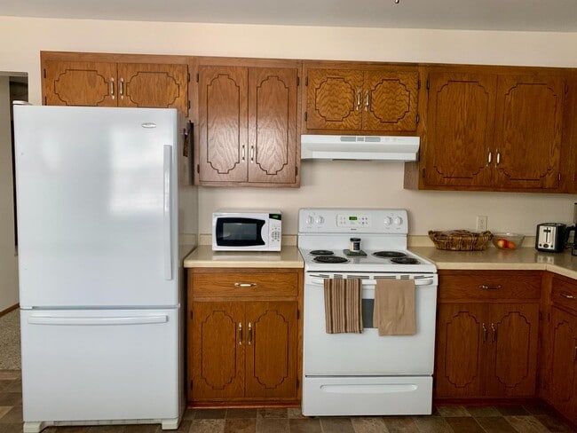 Building Photo - 334 4th St N