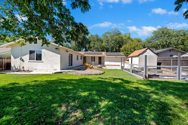 Building Photo - Stunning Riverside Home for Rent- Solar, E...