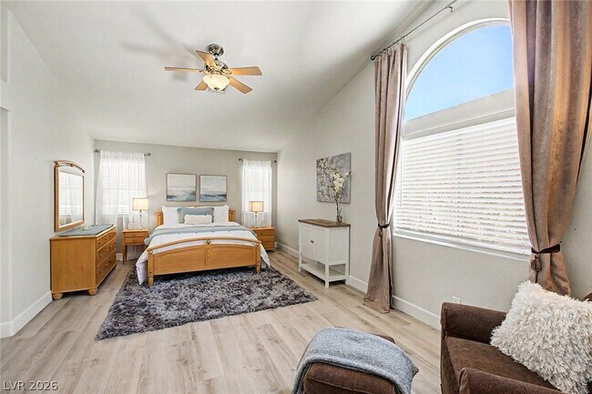 Building Photo - 2025 Shining Feather Ln