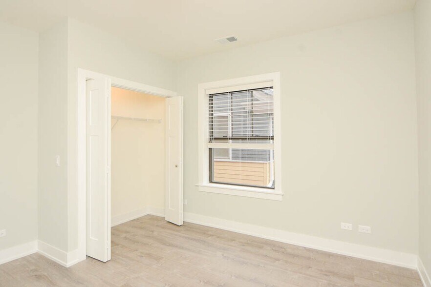 Building Photo - 1147 Maple Ave