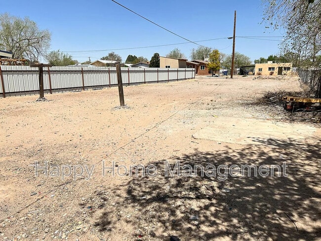 Building Photo - 1113 Aztec Rd NW