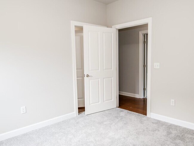 Building Photo - 3BD/3BA For Rent In Bluffs East