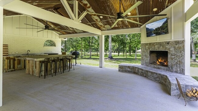 Building Photo - 7593 Carah Dr