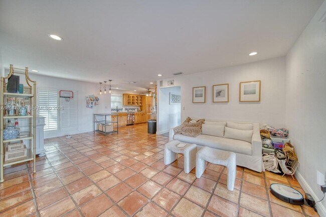Building Photo - 12620 SW 114th Ave