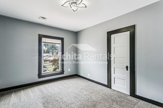 Building Photo - 1132 B W Munnell Ave