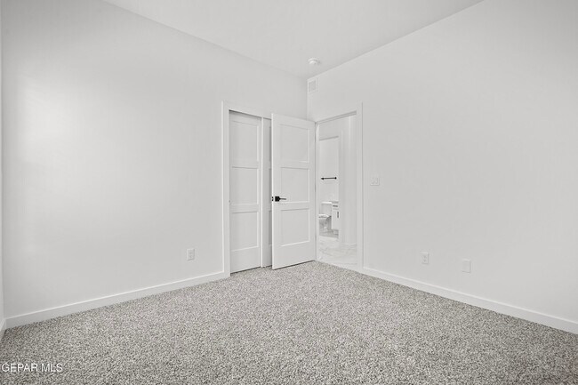 Building Photo - 15165 Destination Ave