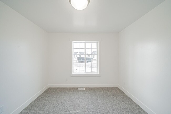 Building Photo - 3190 Roundup Ln