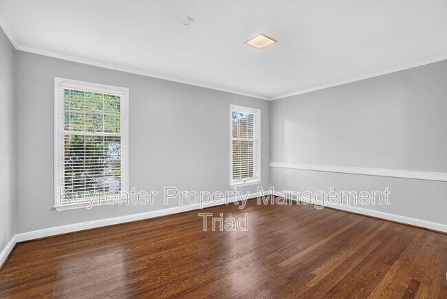 Building Photo - 2408 Hawthorne St