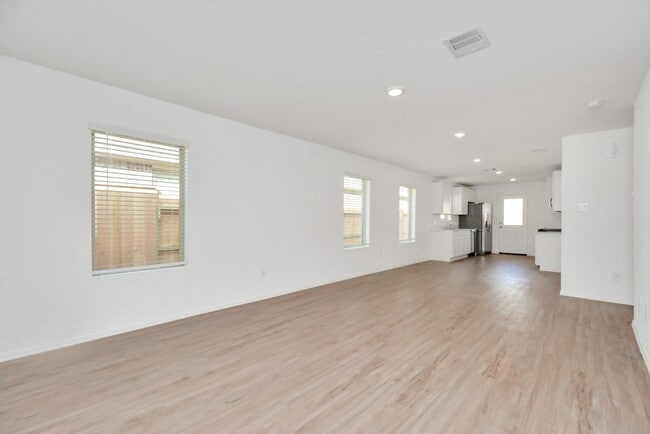 Building Photo - 26726 Paloma Blanca Dr