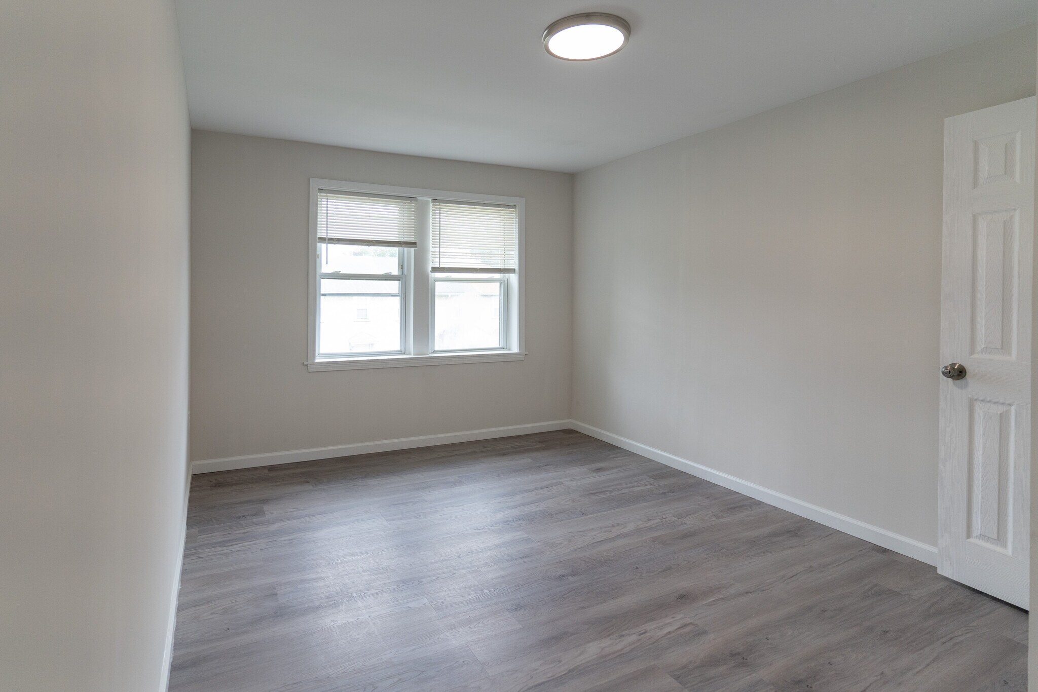 Building Photo - 920 Macadam St
