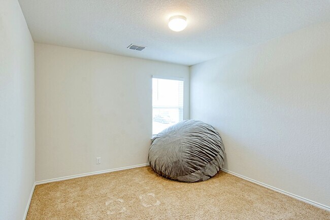 Building Photo - Kendall Brook Unit 1B