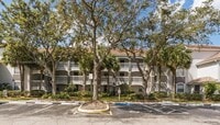 Building Photo - 13929 Fairway Island Dr