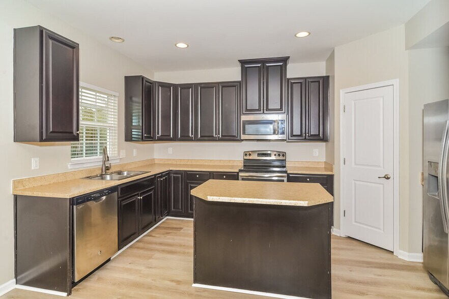 Building Photo - 2634 Apple Cross Ct