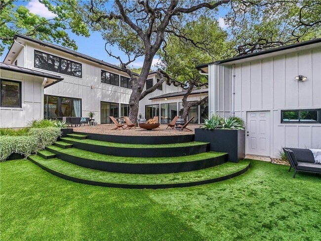 Building Photo - 3002 Hillview Rd