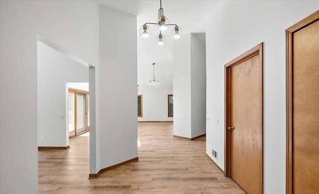 Building Photo - 28118 Forestbrook Dr