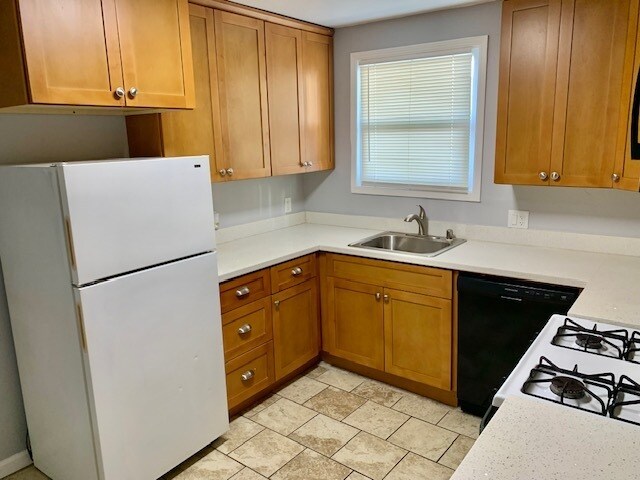 Building Photo - 1 bed 1 bath Duplex unit in Richmond -- AVAILABLE NOW !!