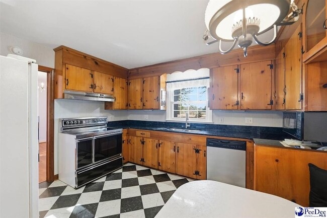 Building Photo - 2218 N Douglas St