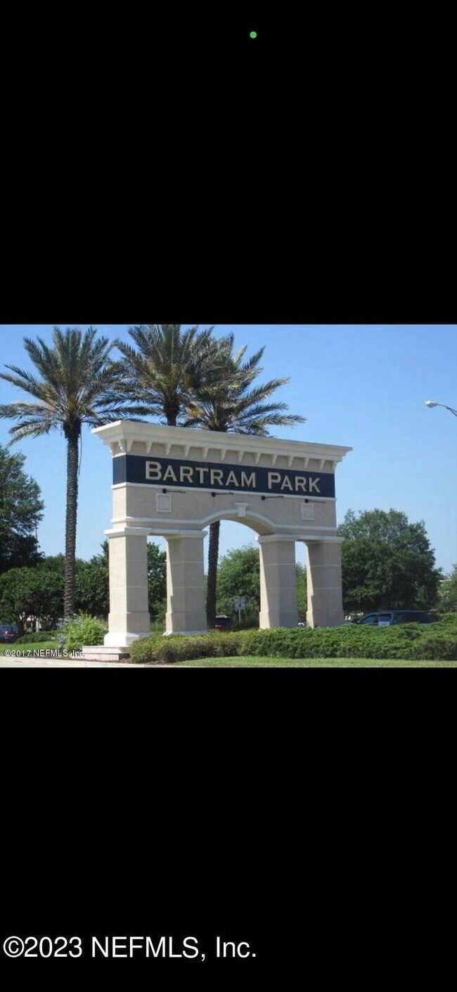 Building Photo - 6801 Roundleaf Dr