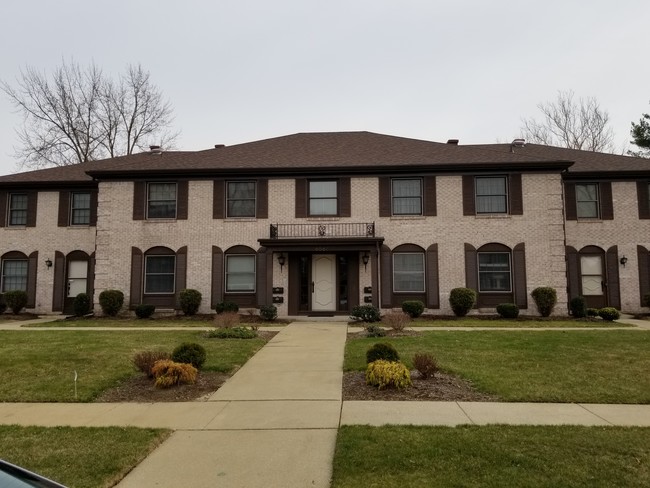 6561 Woodhall Drive - 6561 Woodhall Dr