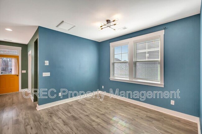 Building Photo - 3988 Hillyard St