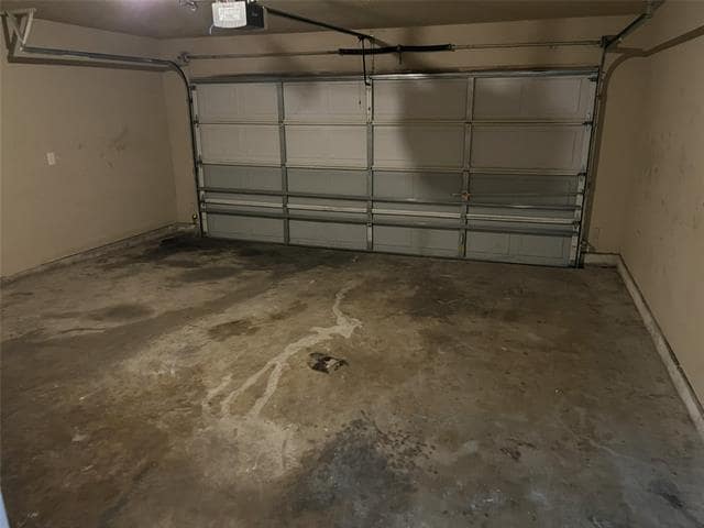 Building Photo - 1005 Leoti Ln