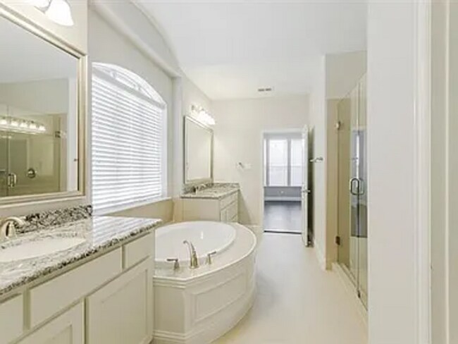 Building Photo - Luxury Meets Lifestyle at This Stunning Eldridge Lane Residence