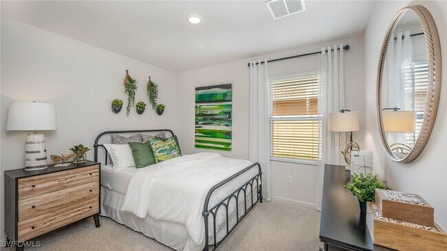 Building Photo - 106 SE 23rd Pl