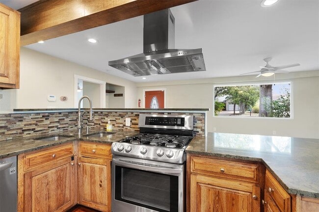 Building Photo - 6202 Hillston Dr