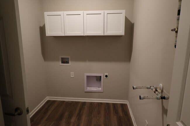 Building Photo - 2951 Daylily Dr