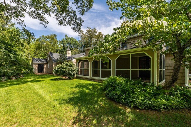 Building Photo - 171 Silver St