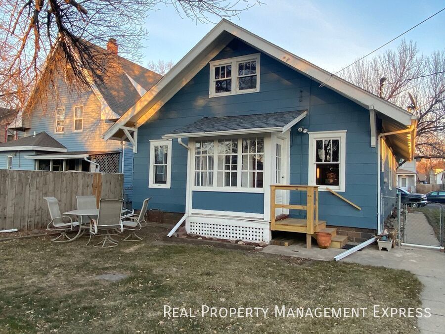 Building Photo - Gorgeous 4 bed 1 bath home