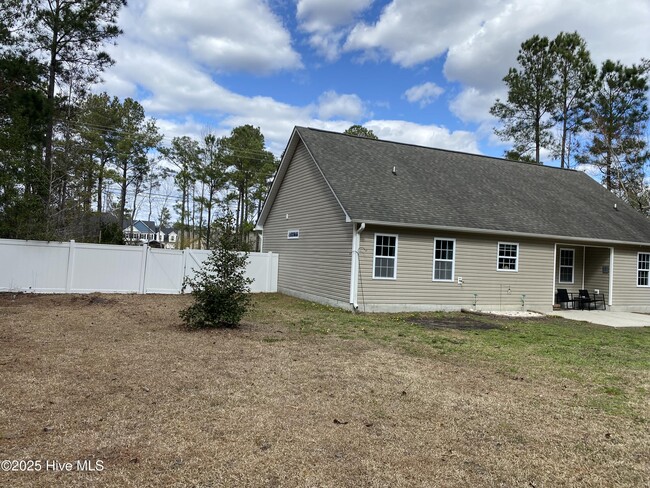 Building Photo - 860 Old Folkstone Rd