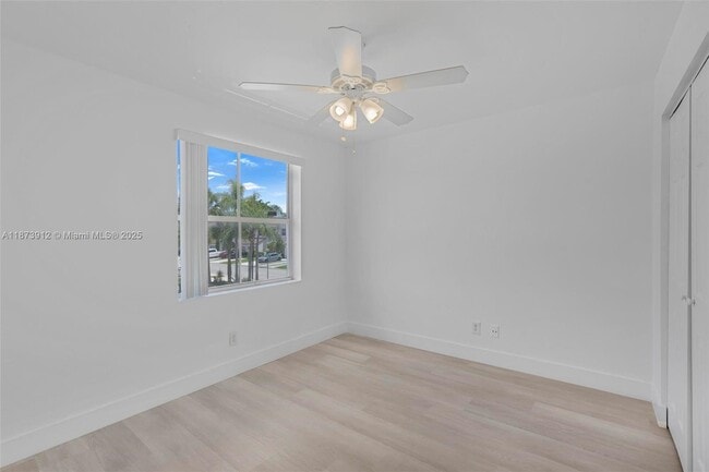 Building Photo - 136 SW 169th Ave