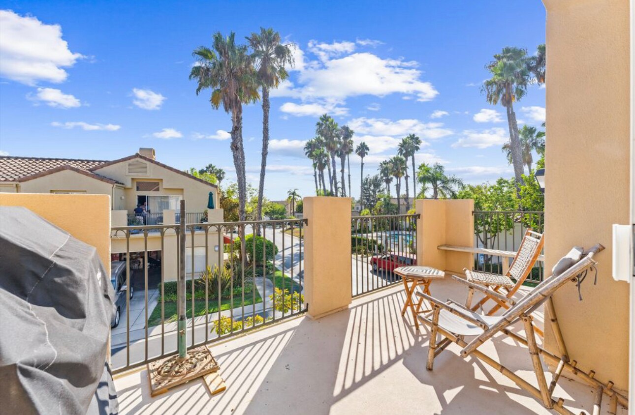 Building Photo - 35 Fleurance St