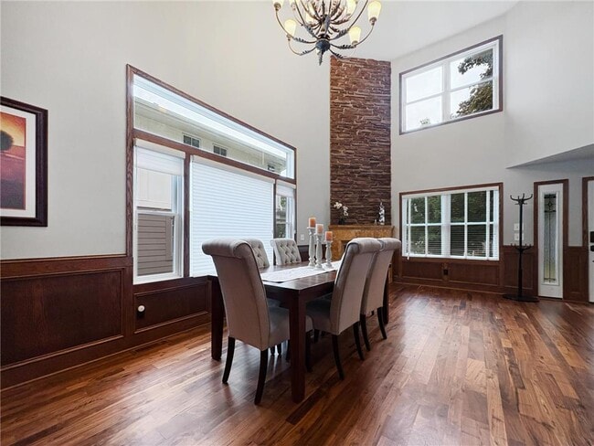 Building Photo - 4407 Curve Ave