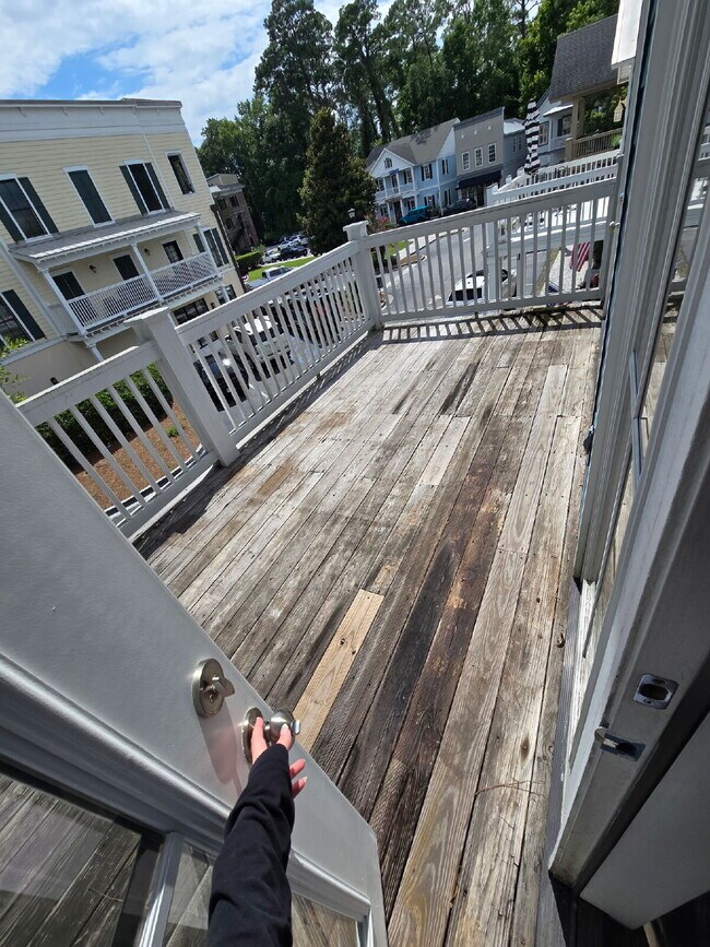 Building Photo - Two Bedroom Apartment in the Heart of the Bluffton Promenade!